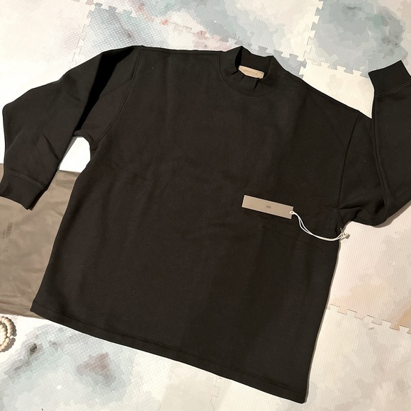 Fear of God ESSENTIALS Relaxed Crewneck Stretch Limo - NWT/NIB (M) Men’s - Picture 3 of 7